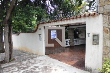 Casa à venda com 196m², 4 quartos e 4 vagasFachada