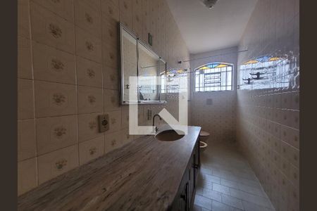 Casa à venda com 196m², 4 quartos e 4 vagas Casa à venda com 196m², 4 quartos e 4 vagasBanheiro da Suíte