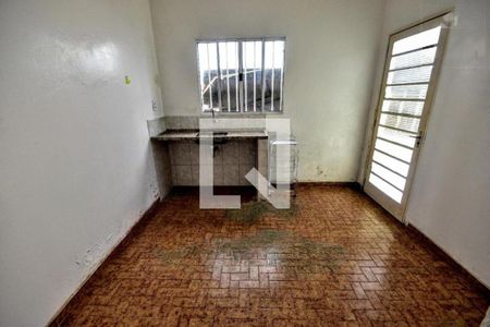 Casa à venda com 79m², 5 quartos e 2 vagas