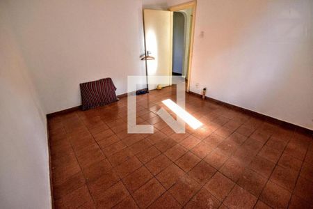 Casa à venda com 79m², 5 quartos e 2 vagas