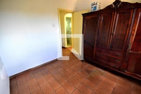 Casa à venda com 79m², 5 quartos e 2 vagas