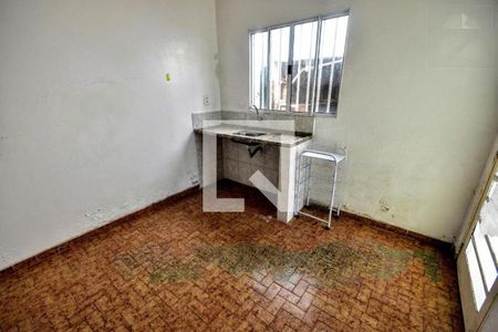Casa à venda com 79m², 5 quartos e 2 vagas