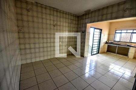 Casa à venda com 79m², 5 quartos e 2 vagas