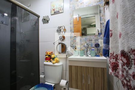Casa à venda com 65m², 2 quartos e 2 vagasBanheiro da Suíte 2