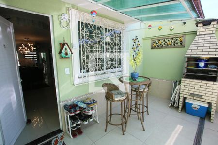 Casa à venda com 65m², 2 quartos e 2 vagasVaranda