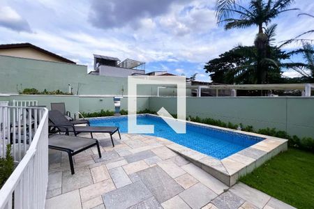 Apartamento à venda com 60m², 2 quartos e 2 vagas Apartamento à venda com 60m², 2 quartos e 2 vagasÁrea comum - Piscina