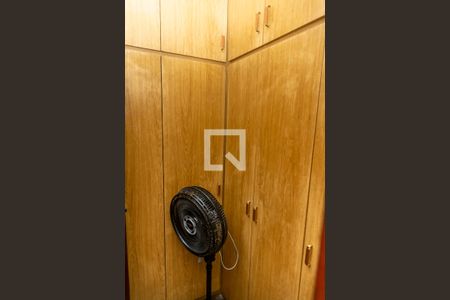 Casa à venda com 300m², 3 quartos e 2 vagas Casa à venda com 300m², 3 quartos e 2 vagasCloset - Quarto 3