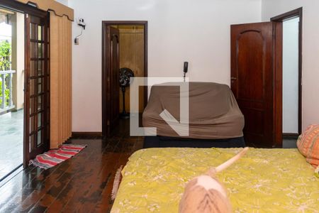 Casa à venda com 300m², 3 quartos e 2 vagas Casa à venda com 300m², 3 quartos e 2 vagasQuarto 3 - Suite