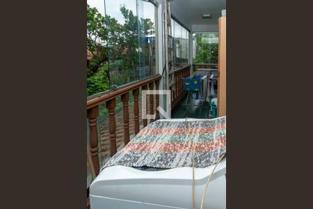 Casa à venda com 300m², 3 quartos e 2 vagas Casa à venda com 300m², 3 quartos e 2 vagasÁrea de Serviço