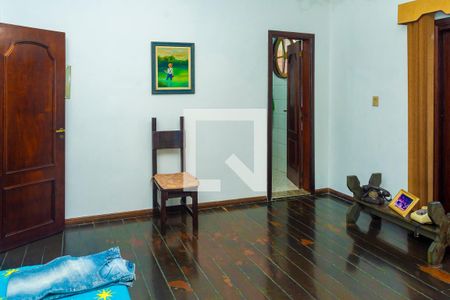 Casa à venda com 300m², 3 quartos e 2 vagas Casa à venda com 300m², 3 quartos e 2 vagasQuarto 2 - Suíte