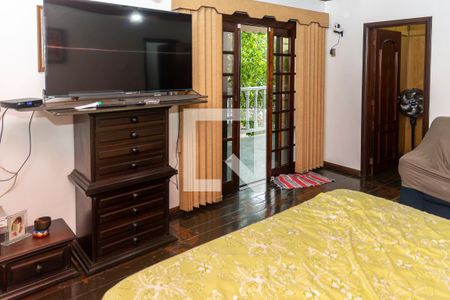 Casa à venda com 300m², 3 quartos e 2 vagas Casa à venda com 300m², 3 quartos e 2 vagasQuarto 3 - Suite