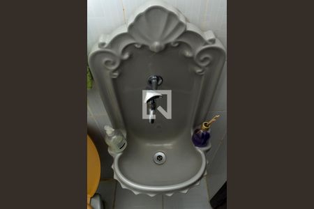 Casa à venda com 300m², 3 quartos e 2 vagas Casa à venda com 300m², 3 quartos e 2 vagasBanheiro Social