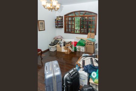 Casa à venda com 300m², 3 quartos e 2 vagas Casa à venda com 300m², 3 quartos e 2 vagasQuarto 1