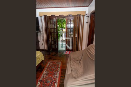 Casa à venda com 300m², 3 quartos e 2 vagas Casa à venda com 300m², 3 quartos e 2 vagasQuarto 3 - Suite