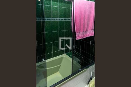 Casa à venda com 300m², 3 quartos e 2 vagas Casa à venda com 300m², 3 quartos e 2 vagasBanheiro - Quarto 3