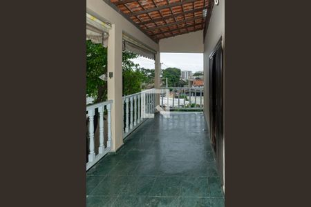 Casa à venda com 300m², 3 quartos e 2 vagas Casa à venda com 300m², 3 quartos e 2 vagasVaranda - Quarto 3