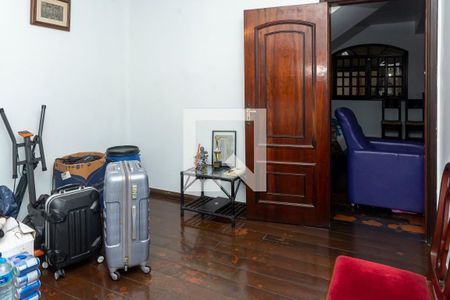 Casa à venda com 300m², 3 quartos e 2 vagas Casa à venda com 300m², 3 quartos e 2 vagasQuarto 1