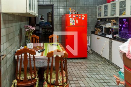 Casa à venda com 300m², 3 quartos e 2 vagas Casa à venda com 300m², 3 quartos e 2 vagasCozinha - Armários