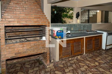 Casa à venda com 300m², 3 quartos e 2 vagas Casa à venda com 300m², 3 quartos e 2 vagasChurrasqueira