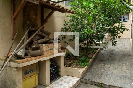 Casa à venda com 300m², 3 quartos e 2 vagas Casa à venda com 300m², 3 quartos e 2 vagasDetalhe quintal