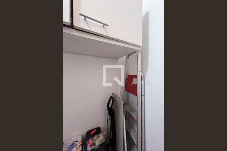 Apartamento à venda com 60m², 2 quartos e sem vaga Apartamento à venda com 60m², 2 quartos e sem vagaQuarto de Serviço