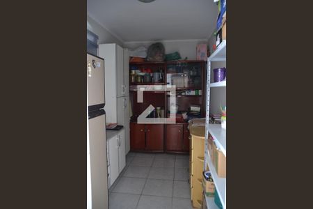 Casa à venda com 180m², 4 quartos e 1 vagaÁrea de Serviço