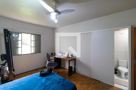 Casa à venda com 141m², 2 quartos e 8 vagas Casa à venda com 141m², 2 quartos e 8 vagasSuíte