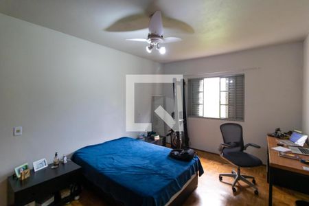 Casa à venda com 141m², 2 quartos e 8 vagas Casa à venda com 141m², 2 quartos e 8 vagasSuíte