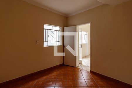 Quarto de casa para alugar com 1 quarto, 35m² em Sagrada Família, Belo Horizonte