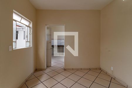 Sala de casa para alugar com 1 quarto, 35m² em Sagrada Família, Belo Horizonte