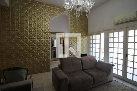 Sala de casa à venda com 5 quartos, 410m² em Harmonia, Canoas