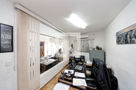 Casa à venda com 326m², 6 quartos e 3 vagasQuarto 5