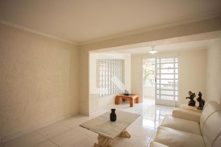 Sala de casa para alugar com 3 quartos, 300m² em Jardim Picolo, São Paulo