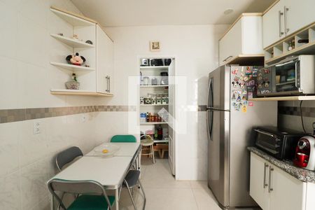 Apartamento à venda com 93m², 3 quartos e 2 vagasCozinha