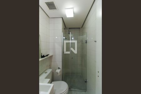 Apartamento à venda com 57m², 2 quartos e 1 vaga Apartamento à venda com 57m², 2 quartos e 1 vagaBanheiro da Suíte 2