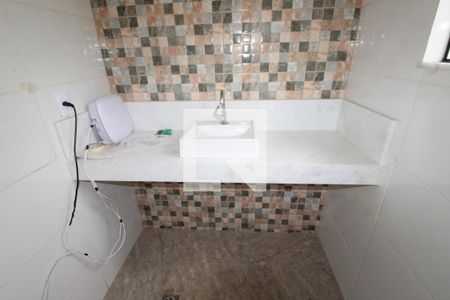 Casa à venda com 260m², 4 quartos e 2 vagasBanheiro piscina