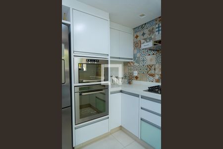 Casa à venda com 148m², 3 quartos e 2 vagas Casa à venda com 148m², 3 quartos e 2 vagasCozinha