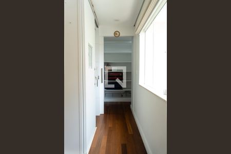 Casa à venda com 148m², 3 quartos e 2 vagas Casa à venda com 148m², 3 quartos e 2 vagasEscritório