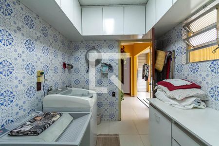 Casa à venda com 291m², 3 quartos e 6 vagas Casa à venda com 291m², 3 quartos e 6 vagasÁrea de Serviço