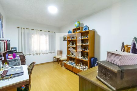 Casa à venda com 291m², 3 quartos e 6 vagas Casa à venda com 291m², 3 quartos e 6 vagasQuarto 2