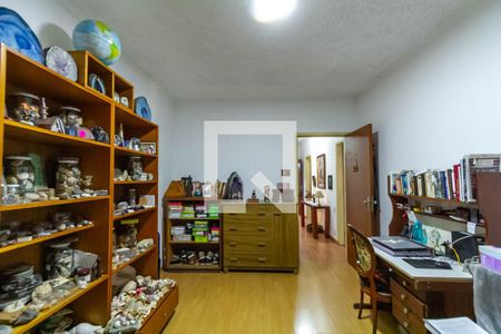 Casa à venda com 291m², 3 quartos e 6 vagas Casa à venda com 291m², 3 quartos e 6 vagasQuarto 2