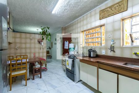 Casa à venda com 291m², 3 quartos e 6 vagas Casa à venda com 291m², 3 quartos e 6 vagasCozinha