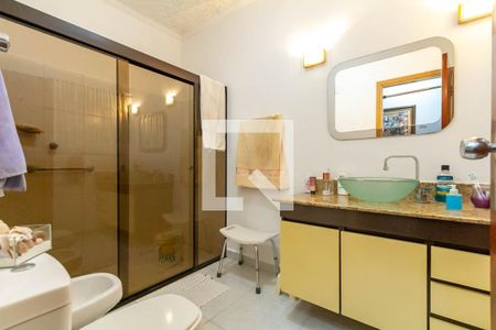 Casa à venda com 291m², 3 quartos e 6 vagas Casa à venda com 291m², 3 quartos e 6 vagasBanheiro Social