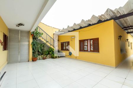 Casa à venda com 291m², 3 quartos e 6 vagas Casa à venda com 291m², 3 quartos e 6 vagasQuintal e Churrasqueira