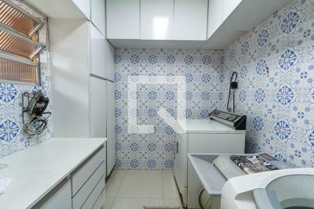 Casa à venda com 291m², 3 quartos e 6 vagas Casa à venda com 291m², 3 quartos e 6 vagasÁrea de Serviço