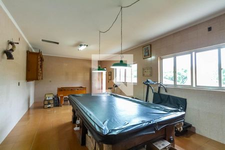 Casa à venda com 291m², 3 quartos e 6 vagas Casa à venda com 291m², 3 quartos e 6 vagasSalão de Jogos