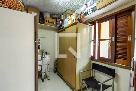 Casa à venda com 291m², 3 quartos e 6 vagas Casa à venda com 291m², 3 quartos e 6 vagasQuarto de Serviço