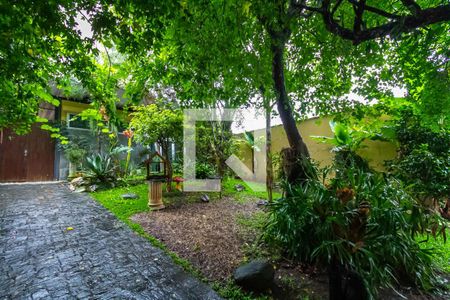 Casa à venda com 291m², 3 quartos e 6 vagas Casa à venda com 291m², 3 quartos e 6 vagasJardim