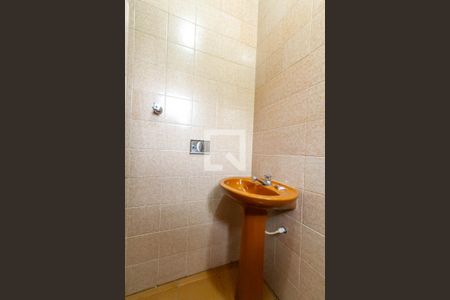 Casa à venda com 291m², 3 quartos e 6 vagas Casa à venda com 291m², 3 quartos e 6 vagasBanheiro de Serviço