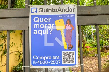 Casa à venda com 291m², 3 quartos e 6 vagas Casa à venda com 291m², 3 quartos e 6 vagasPlaca